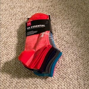 NWT Under Armour socks
